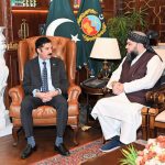 گورنر خیبرپختونخوا فیصل کریم کنڈی سے مشیر برائے اوقاف و مذہبی امور مولانا محمد طیب قریشی کی ملاقات۔