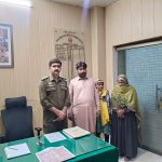 وہاڑی: تھانہ صدر وہاڑی کی شاندار کاروائی، بچھڑی ہوئی بچی والدین سے جا ملی